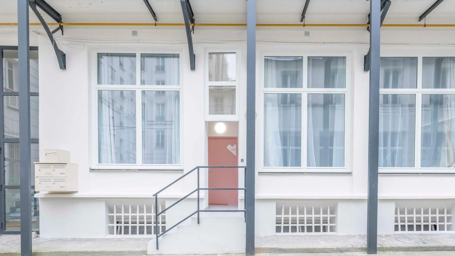 Stylish Loft-Style Apartment In The 10Th パリ フランス