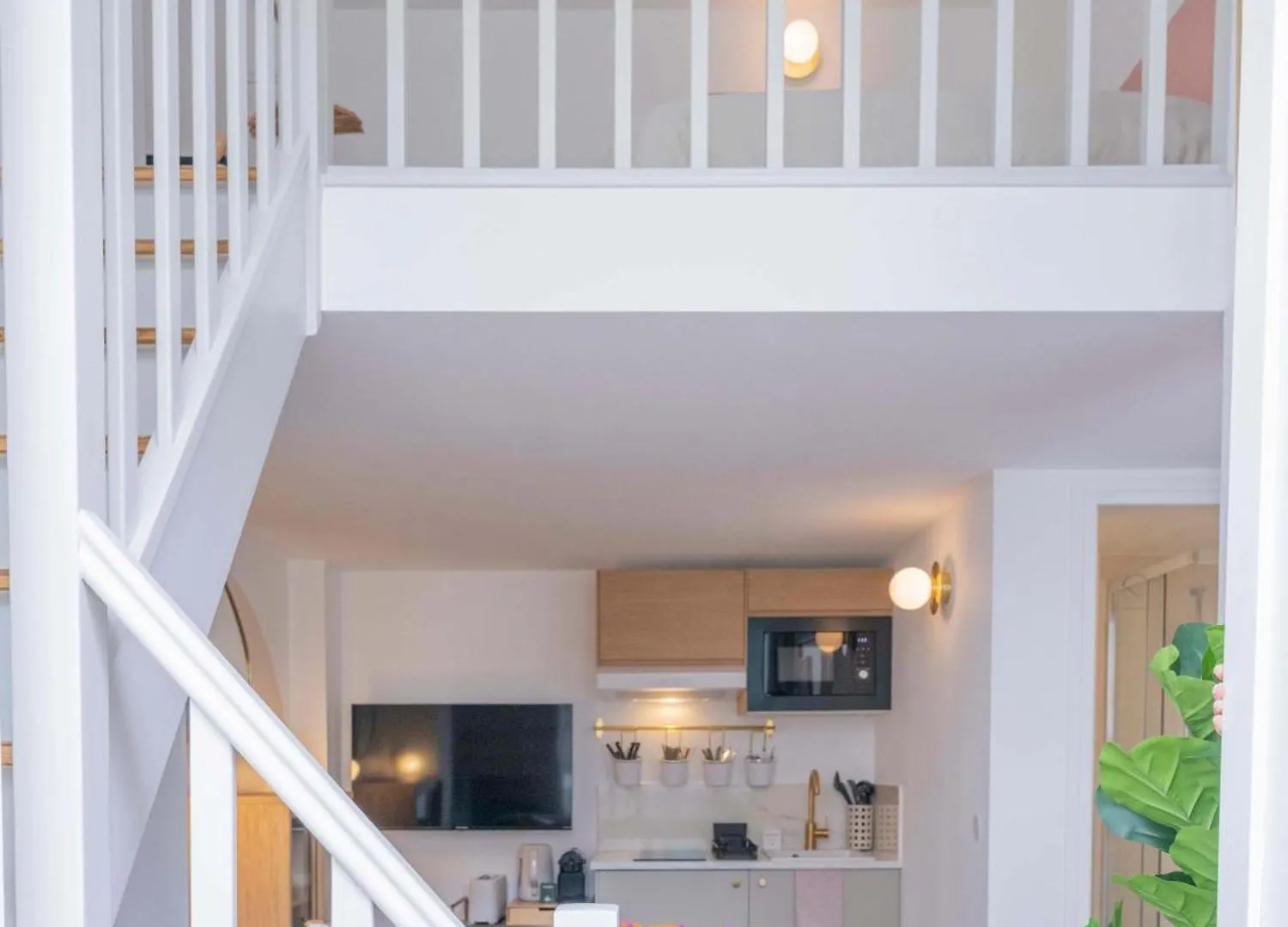 Stylish Loft-Style Apartment In The 10Th パリ 0*,